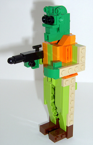 Illustration for article titled Porkins’ B3-3R Astrokeg LEGO Droid Mixes Our Three Favorite Things